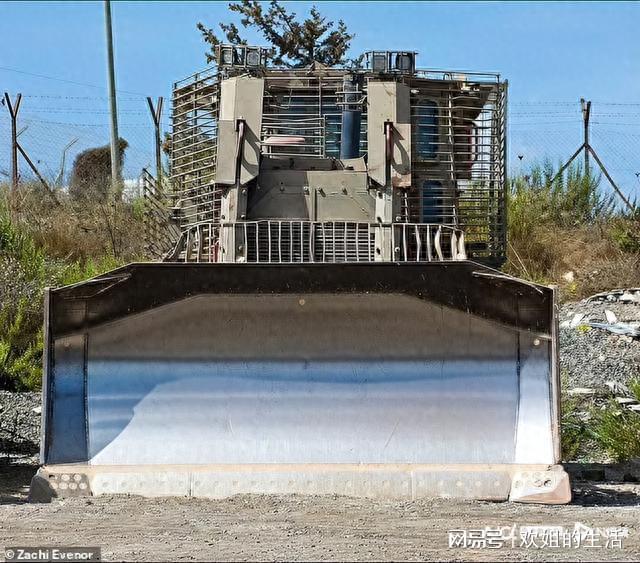 爱体育以色列的“泰迪熊”：D9R装甲推土机它是城市战场上的王者？(图4)