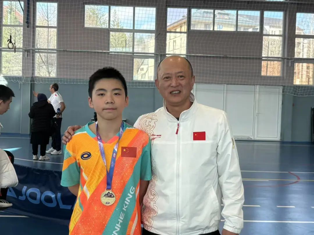 E星体育网址哈三中教师指导中国女子乒乓球队夺得U15世界中学生夏季运动会团体冠军(图2)